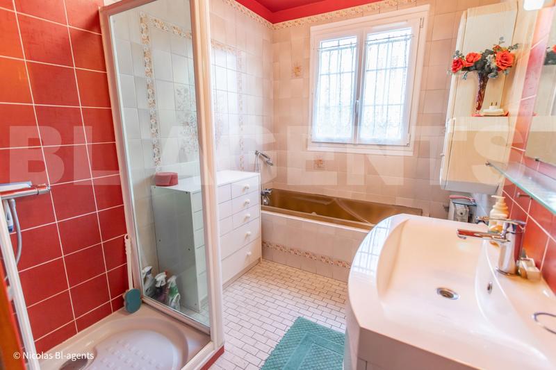 Pavillon - 130 m² - 6 pièces