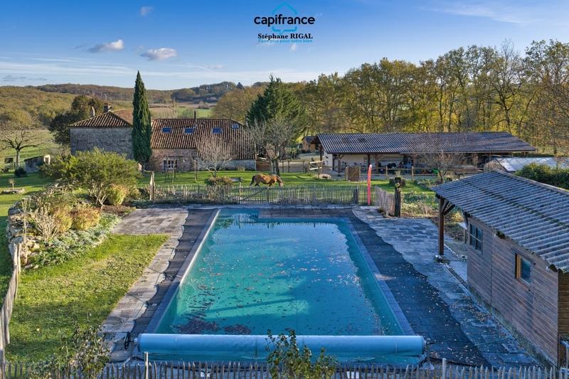 Propriété - 220 m² - 8 pièces