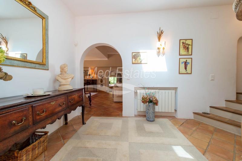 Villa - 242 m² - 8 pièces