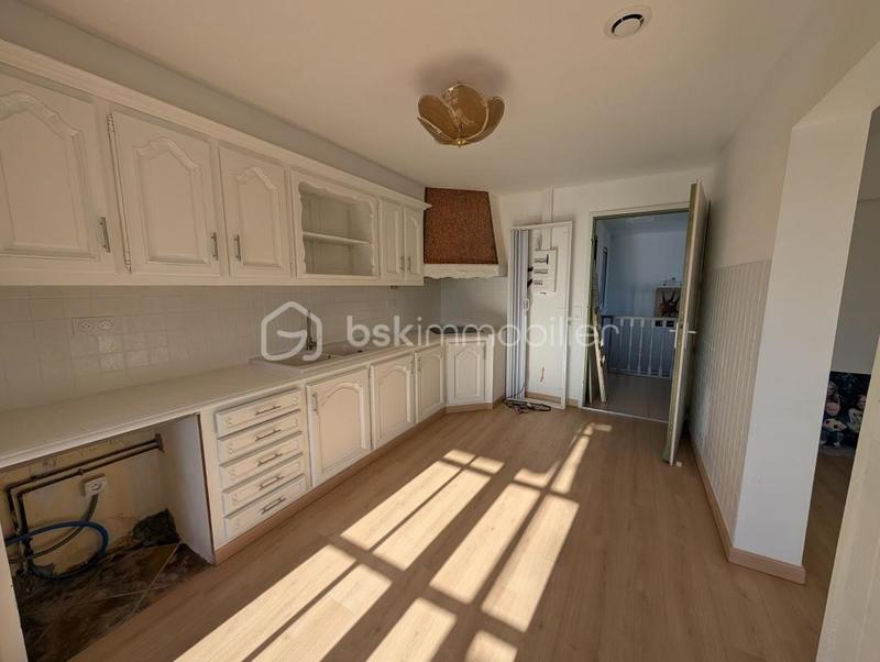 Maison traditionnelle - 210 m² - 8 pièces