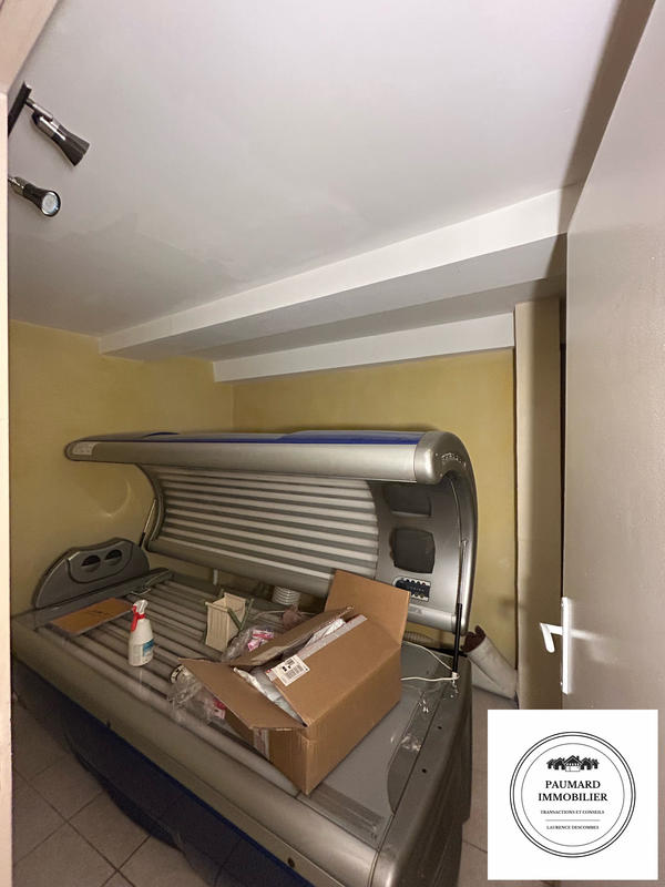 Local commercial - 89 m² - 5 pièces