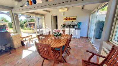 Maison - 180 m² - 7 pièces