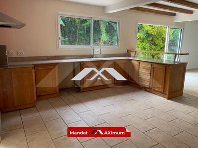 Maison traditionnelle - 160 m² - 5 pièces