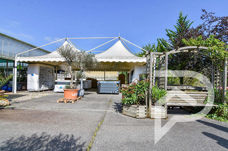 Local commercial - 2 100 m²