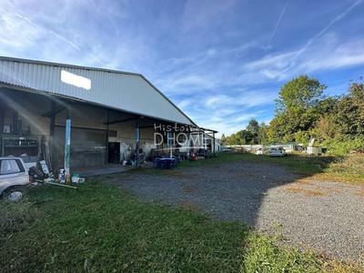 Entrepôt - 1 200 m²