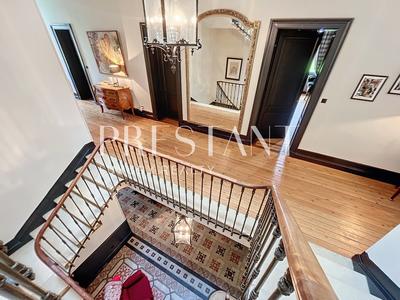 Maison - 655 m² - 14 pièces