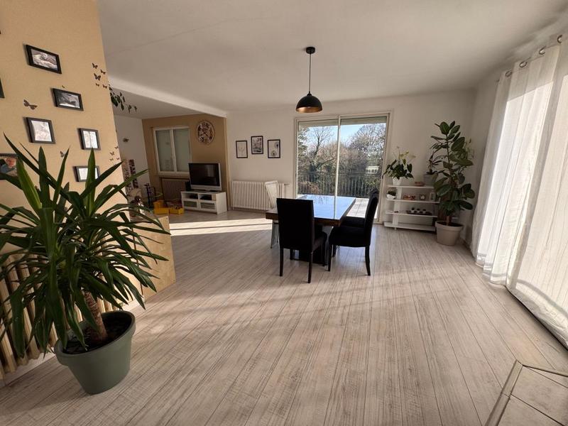 Maison - 171 m² - 6 pièces