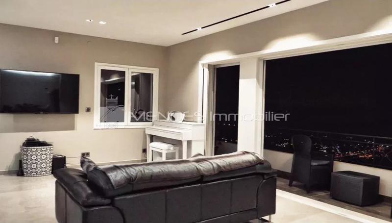 Appartement - 112 m² - 4 pièces