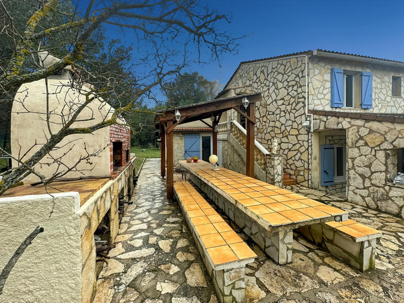 Villa - 200 m² - 12 pièces