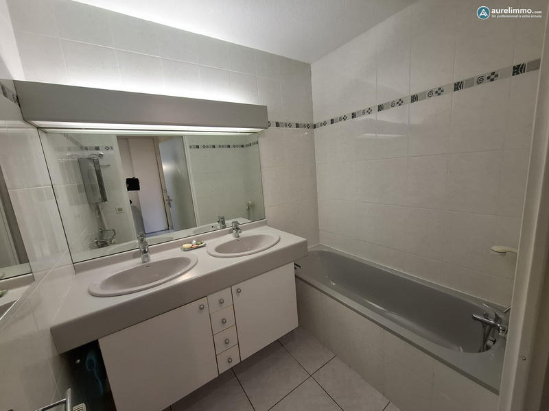 Appartement - 94 m² - 6 pièces