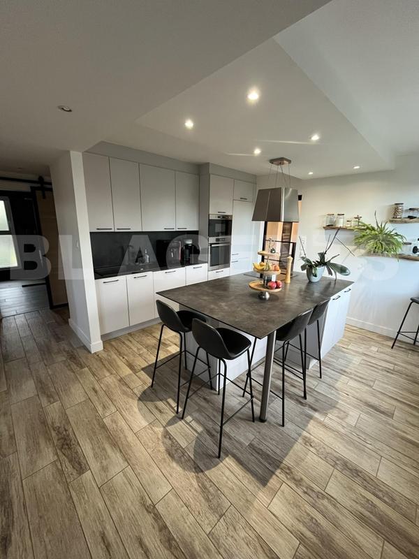 Maison - 110 m² - 5 pièces