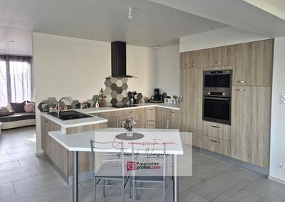 Maison - 193 m² - 6 pièces