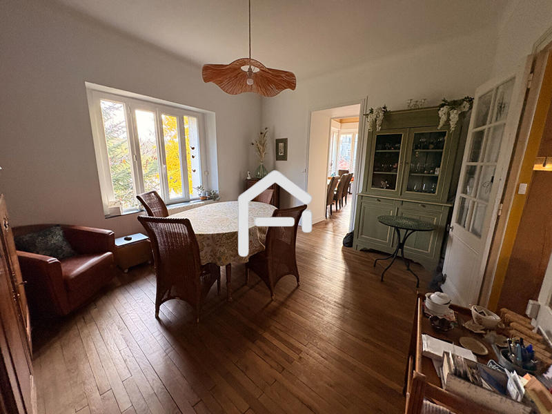 Maison - 180 m² - 6 pièces