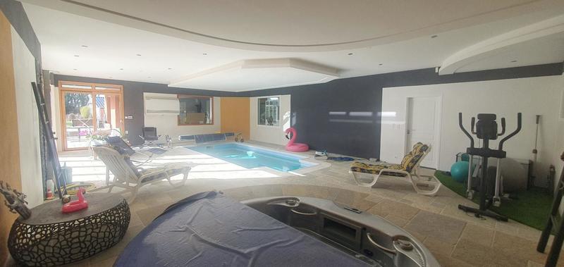 Maison - 320 m² - 10 pièces