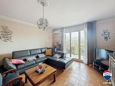 Appartement - 77 m² - 3 pièces