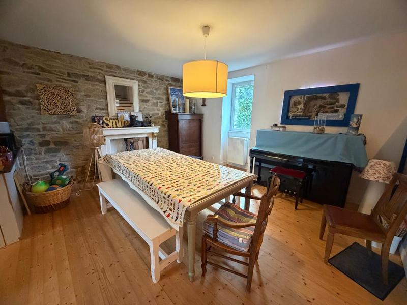 Maison - 220 m² - 9 pièces