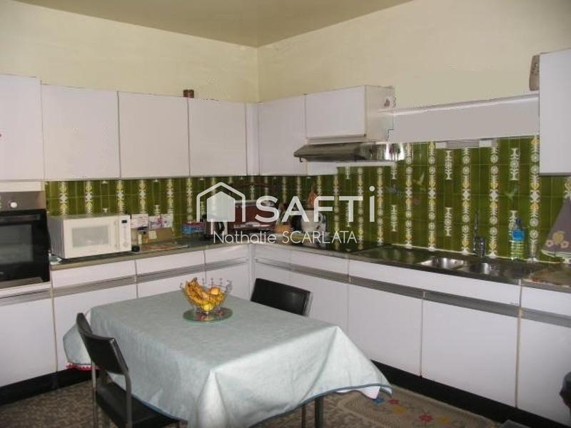 Maison - 180 m² - 7 pièces