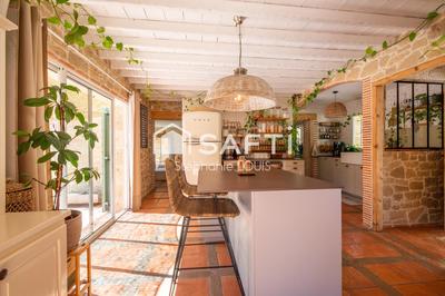 Maison - 220 m² - 8 pièces