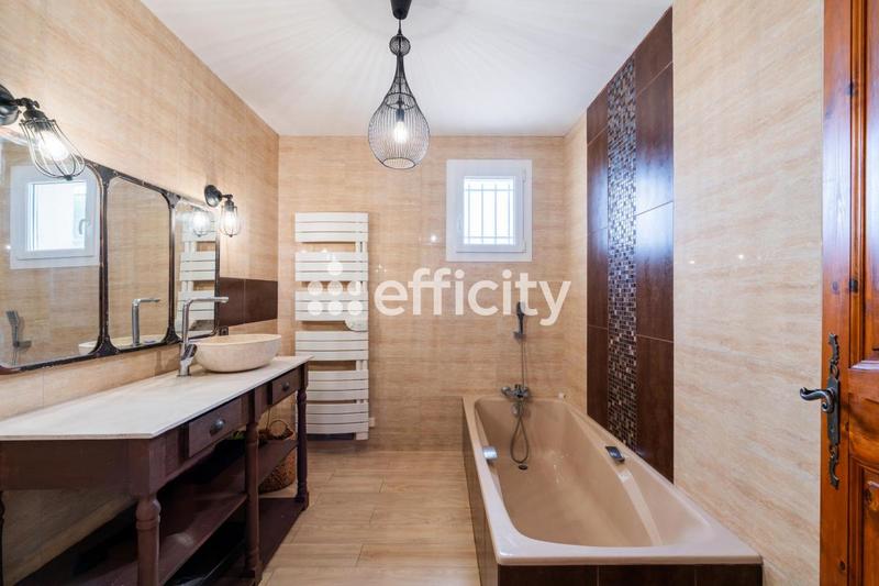 Maison - 160 m² - 4 pièces