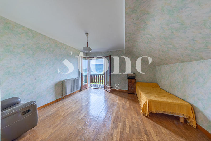 Maison - 266 m² - 8 pièces