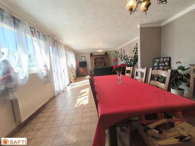 Maison - 123 m² - 8 pièces