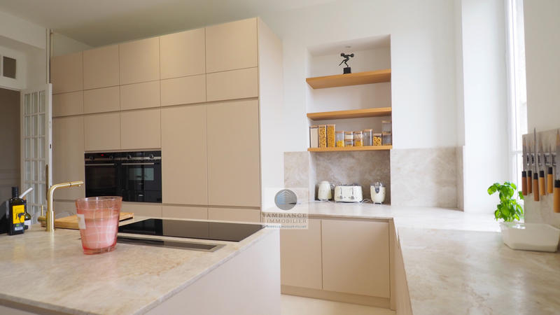 Appartement - 371 m² - 11 pièces