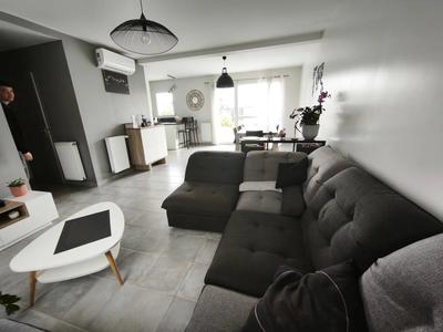 Maison - 84 m² - 4 pièces