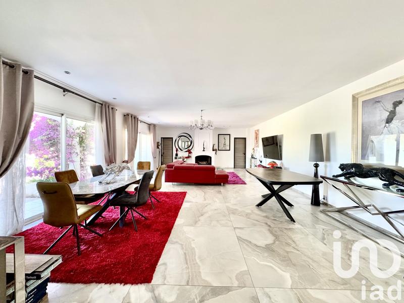 Maison - 225 m² - 7 pièces