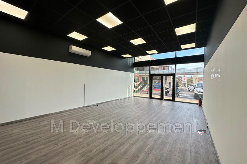 Local commercial - 105 m²