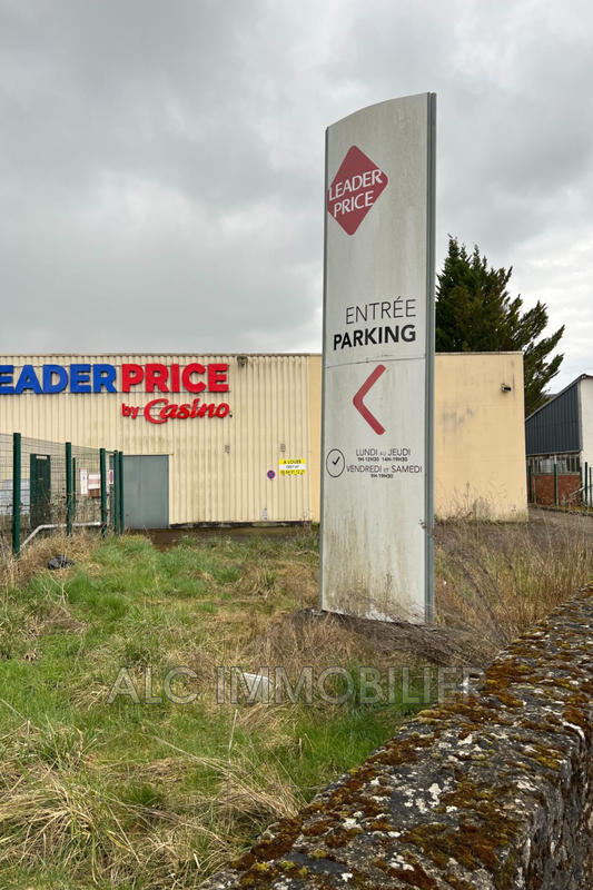 Local commercial - 1 060 m²