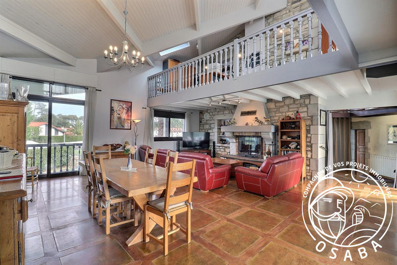 Villa - 320 m² - 7 pièces