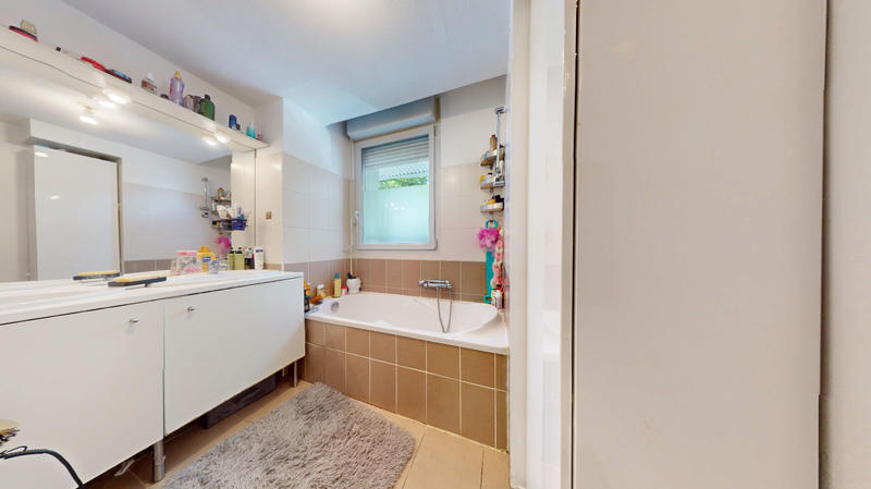 Appartement - 92 m² - 5 pièces