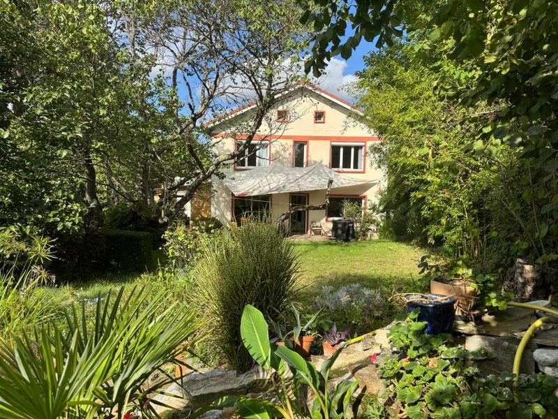 Maison ancienne - 219 m² - 8 pièces