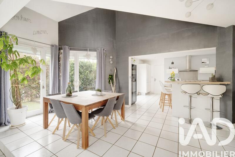 Maison - 172 m² - 8 pièces