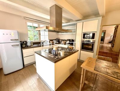 Villa - 230 m² - 7 pièces