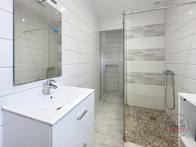 Maison - 220 m² - 7 pièces