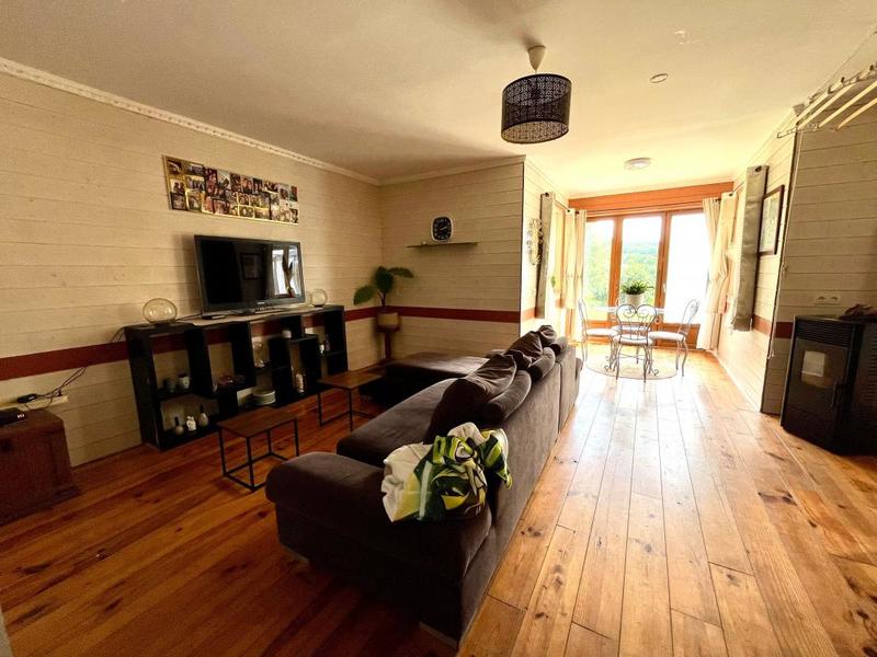 Maison - 230 m² - 7 pièces