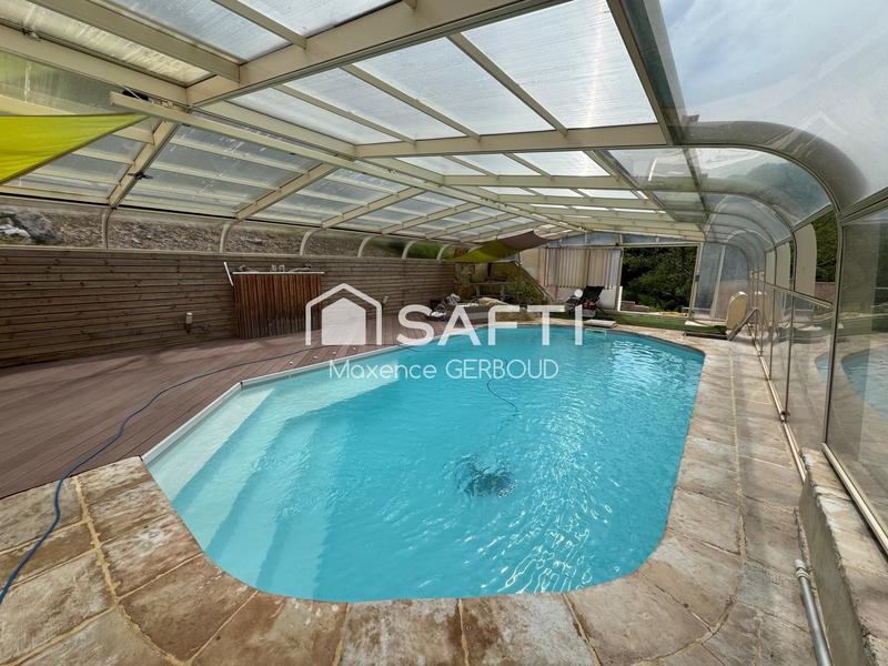 Maison - 184 m² - 8 pièces