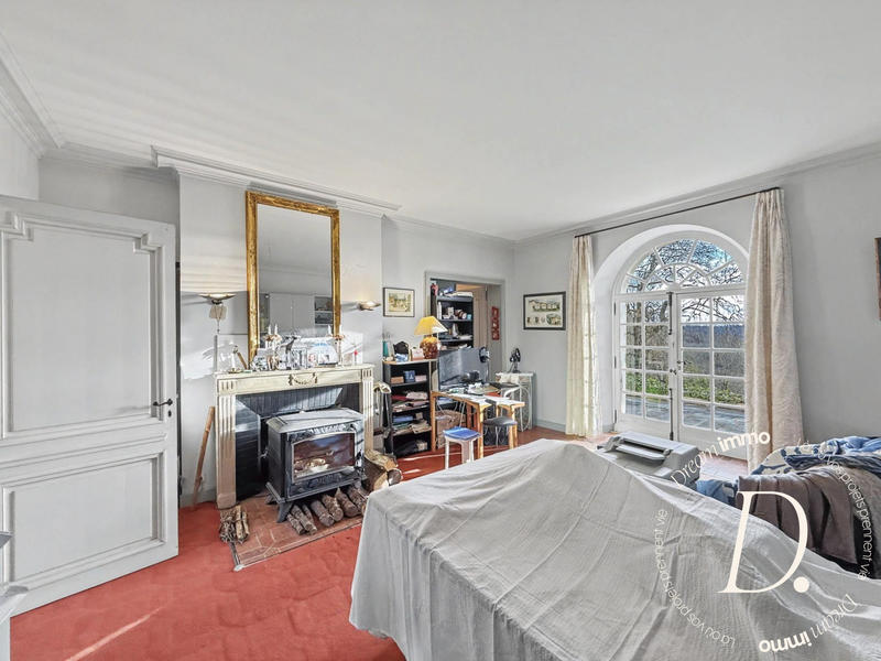 Maison - 420 m² - 11 pièces