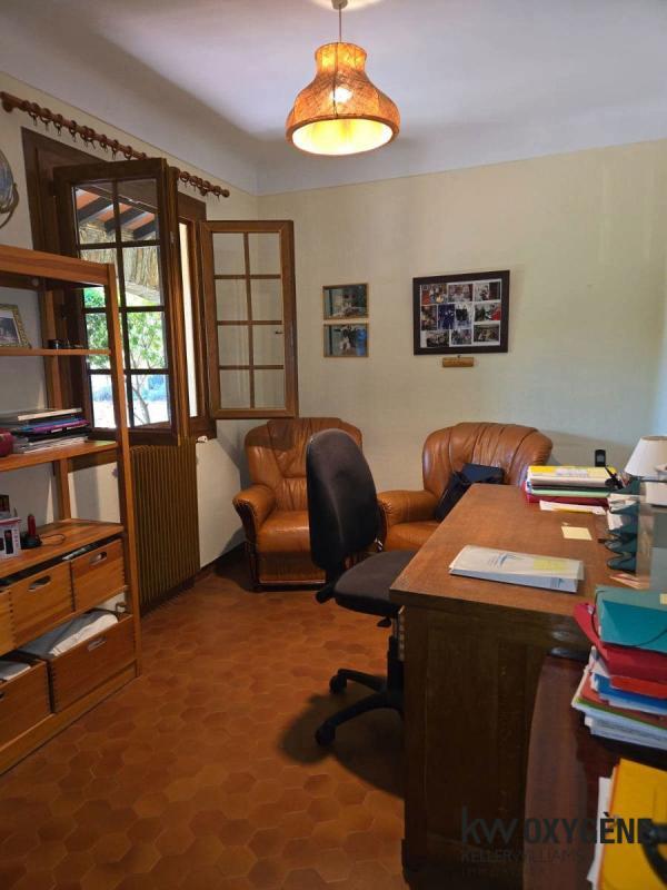 Maison - 250 m² - 6 pièces