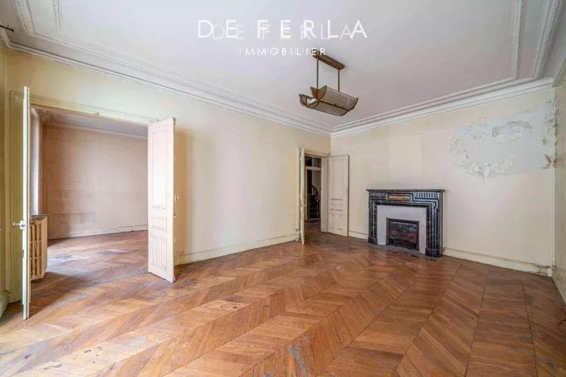 Appartement - 120 m² - 5 pièces