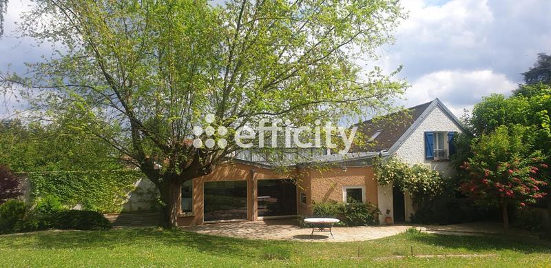 Maison - 280 m² - 11 pièces
