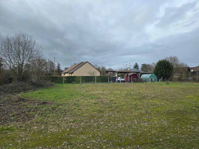 Terrain constructible - 903 m²