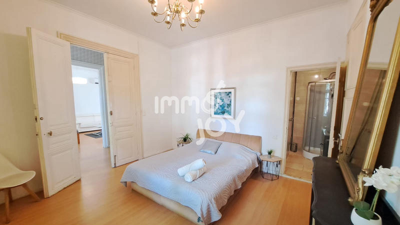 Appartement - 93 m² - 4 pièces