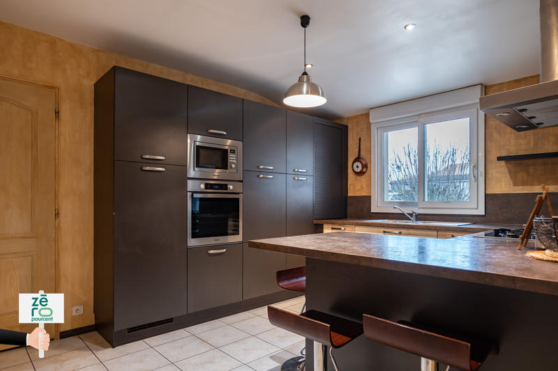 Maison - 161 m² - 7 pièces