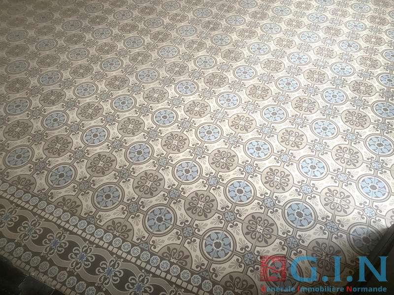 Maison - 170 m² - 9 pièces