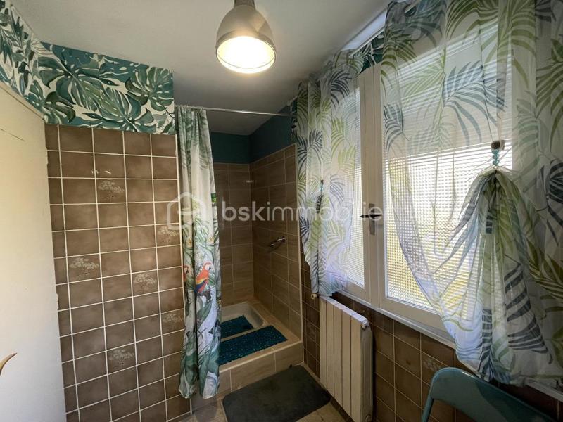 Maison traditionnelle - 128 m² - 8 pièces