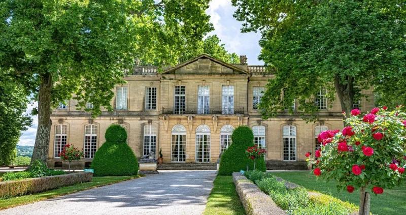 Manoir - 2 500 m² - 38 pièces