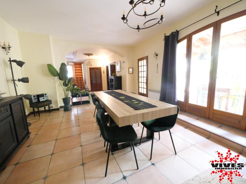 Maison - 200 m² - 7 pièces