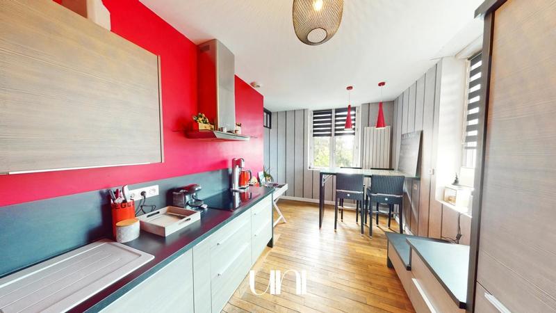 Maison - 422 m² - 12 pièces